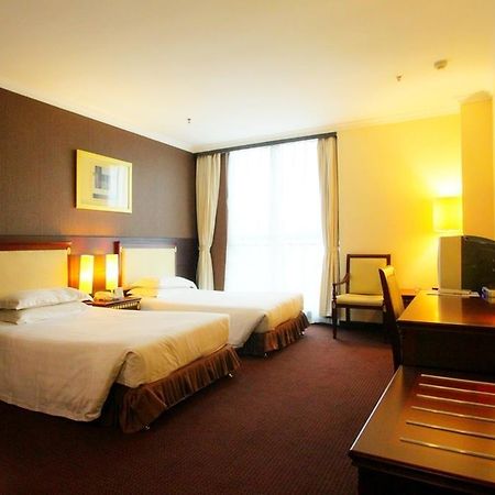 Peach Blossom Castle Hotel เซี่ยงไฮ้ ภายนอก รูปภาพ
