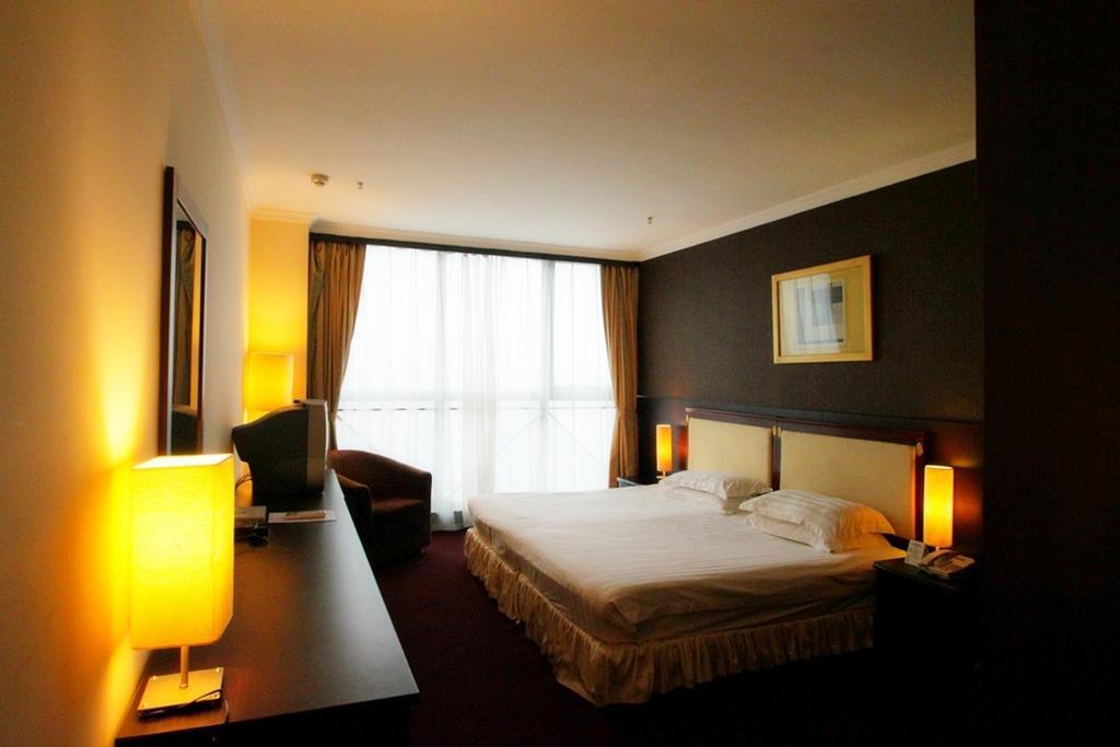 Peach Blossom Castle Hotel เซี่ยงไฮ้ ภายนอก รูปภาพ