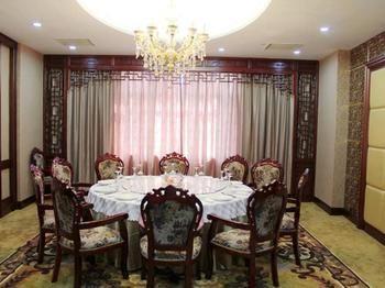 Peach Blossom Castle Hotel เซี่ยงไฮ้ ภายนอก รูปภาพ