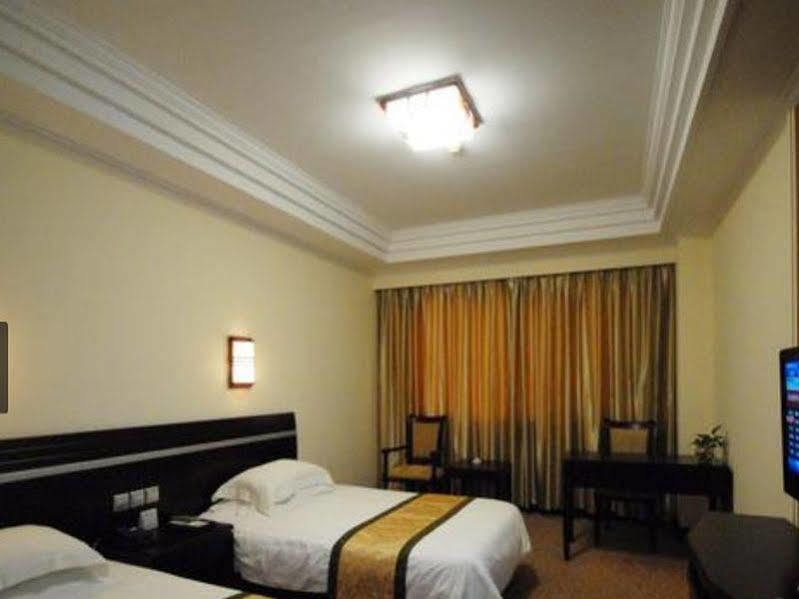 Peach Blossom Castle Hotel เซี่ยงไฮ้ ภายนอก รูปภาพ